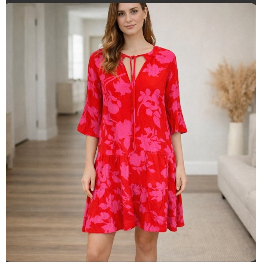 C+D+M Tiered Dress Medium Red Pink Floral Bell Sleeve Keyhole Tie Neck‎ Beach